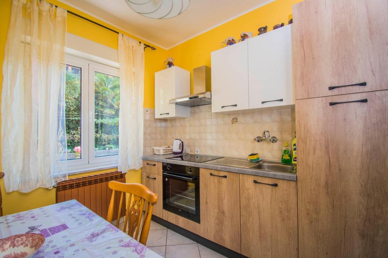 Apartments Anita near Opatija with private parking Matulji Bagian luar foto